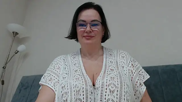 Nora Star online show from 10/15/25, 06:52