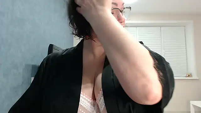 Snapshot of Nora_Star chatting on 11/01/25, 05:04 Nora Star online show from 11/01/25, 05:04