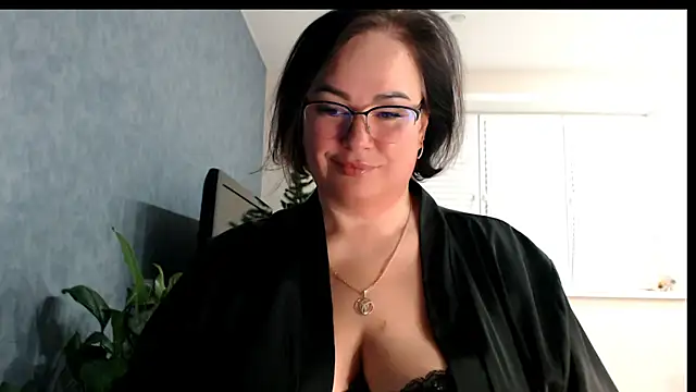 Snapshot of Nora_Star chatting on 12/21/25, 06:59 Nora Star online show from 12/21/25, 06:59