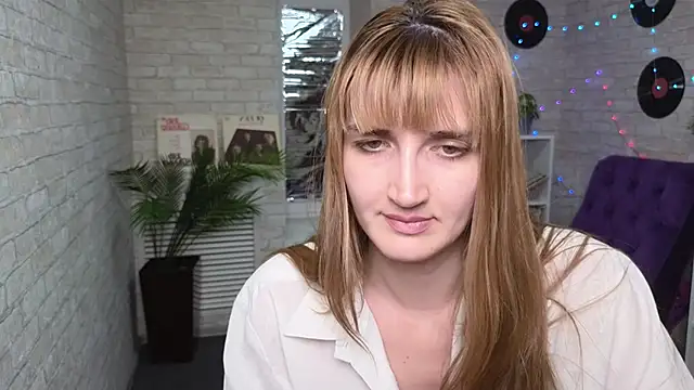 Nika Kitten online show from 02/19/25, 05:38