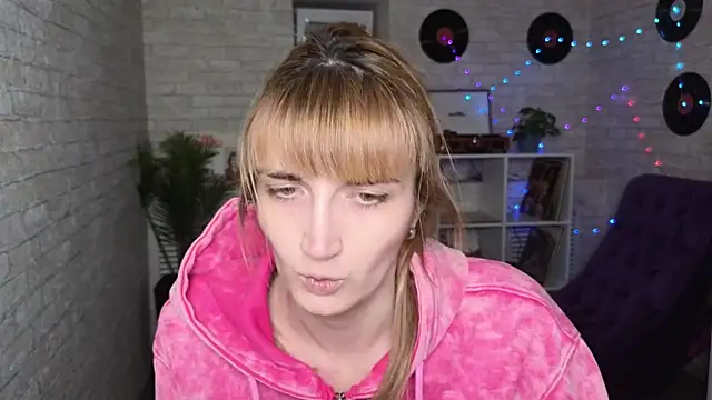 Nika Kitten online show from 03/17/25, 05:05