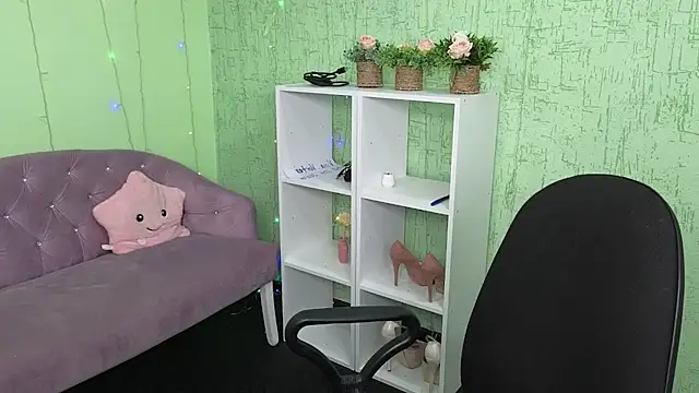 Nika Kitten online show from 05/12/26, 10:12