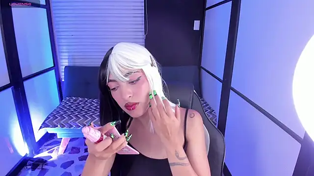 AlliceRosero online show from 11/04/25, 09:03