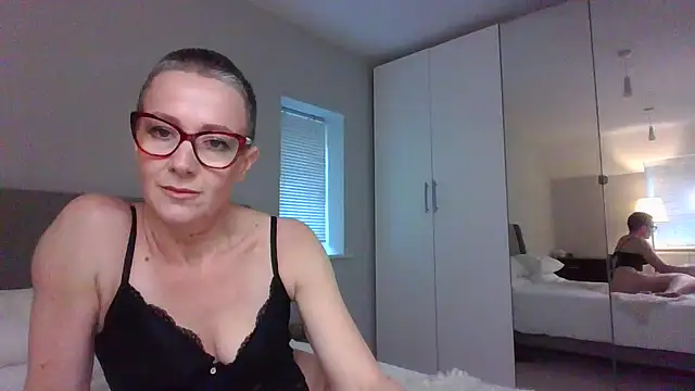 Snapshot of ELEGANT-ARIA36 chatting on 12/10/24, 12:05 ELEGANT-ARIA36 online show from 12/10/24, 12:05