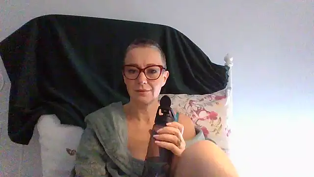 Snapshot of ELEGANT-ARIA36 chatting on 01/07/25, 05:43 ELEGANT-ARIA36 online show from 01/07/25, 05:43