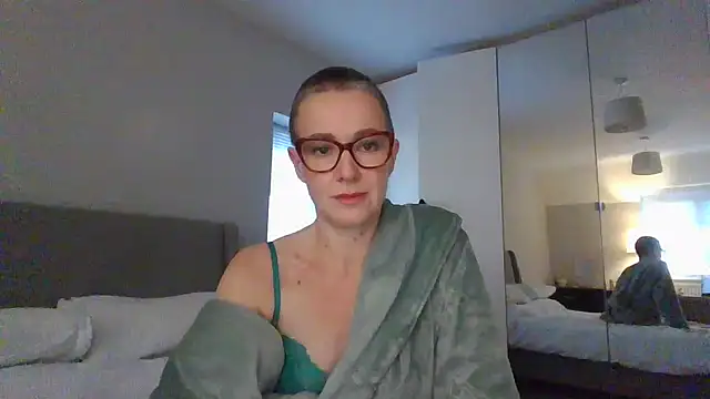 Snapshot of ELEGANT-ARIA36 chatting on 01/07/25, 03:23 ELEGANT-ARIA36 online show from 01/07/25, 03:23