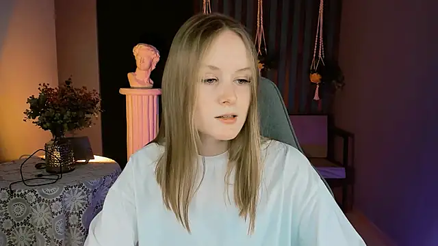 Snapshot of VivienLeeigh chatting on 12/25/24, 01:19 VivienLeeigh online show from 12/25/24, 01:19