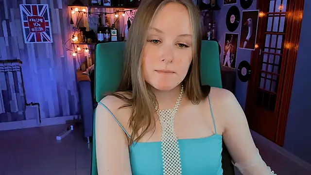 Snapshot of VivienLeeigh chatting on 12/30/24, 12:09 VivienLeeigh online show from 12/30/24, 12:09