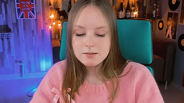 Snapshot of VivienLeeigh chatting on 01/22/25, 04:55 VivienLeeigh online show from 01/22/25, 04:55