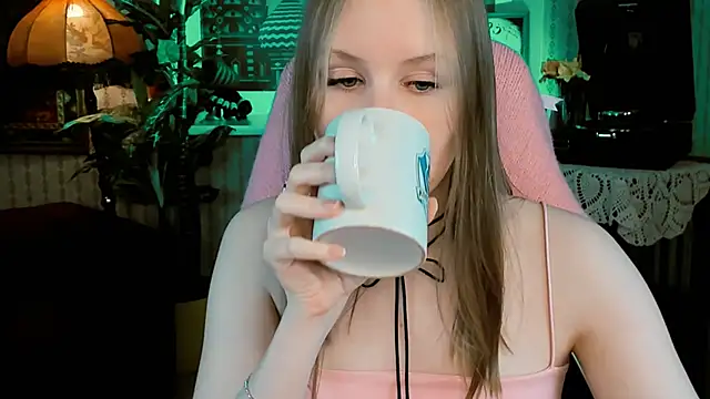 Snapshot of VivienLeeigh chatting on 01/26/25, 06:27 VivienLeeigh online show from 01/26/25, 06:27