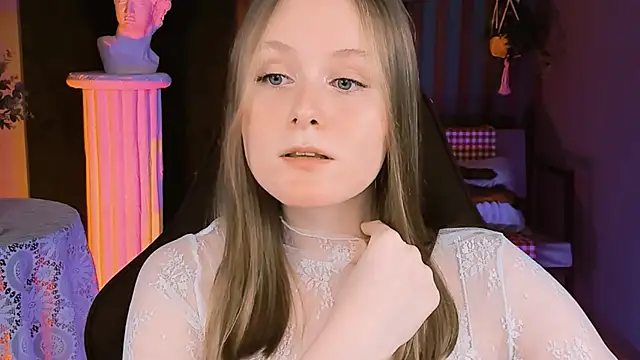 Snapshot of VivienLeeigh chatting on 02/05/25, 04:14 VivienLeeigh online show from 02/05/25, 04:14