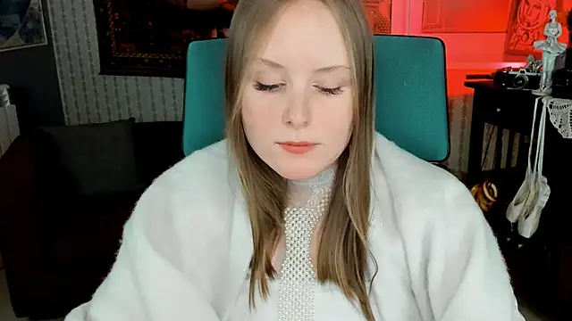 Snapshot of VivienLeeigh chatting on 02/09/25, 07:41 VivienLeeigh online show from 02/09/25, 07:41