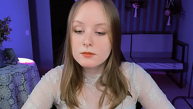 Snapshot of VivienLeeigh chatting on 02/15/25, 12:11 VivienLeeigh online show from 02/15/25, 12:11