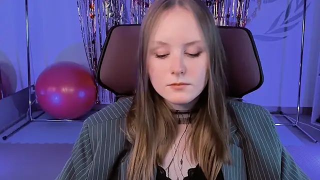 Snapshot of VivienLeeigh chatting on 02/16/25, 03:16 VivienLeeigh online show from 02/16/25, 03:16