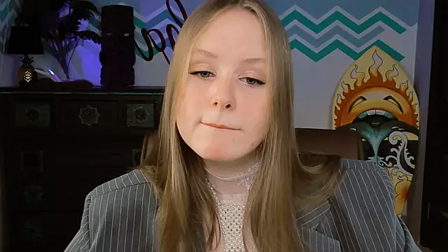 Snapshot of VivienLeeigh chatting on 02/22/25, 09:12 VivienLeeigh online show from 02/22/25, 09:12