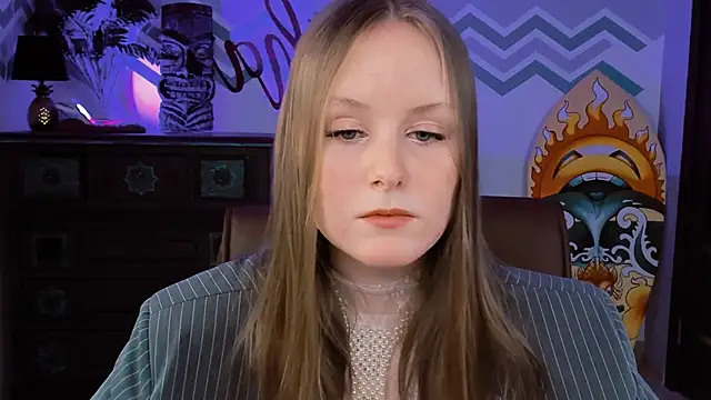 Snapshot of VivienLeeigh chatting on 02/22/25, 12:19 VivienLeeigh online show from 02/22/25, 12:19