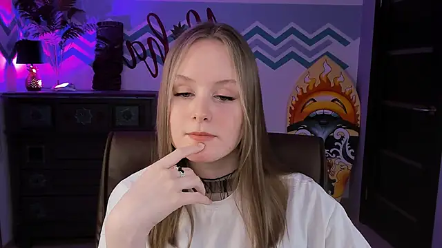 Snapshot of VivienLeeigh chatting on 03/02/25, 06:19 VivienLeeigh online show from 03/02/25, 06:19