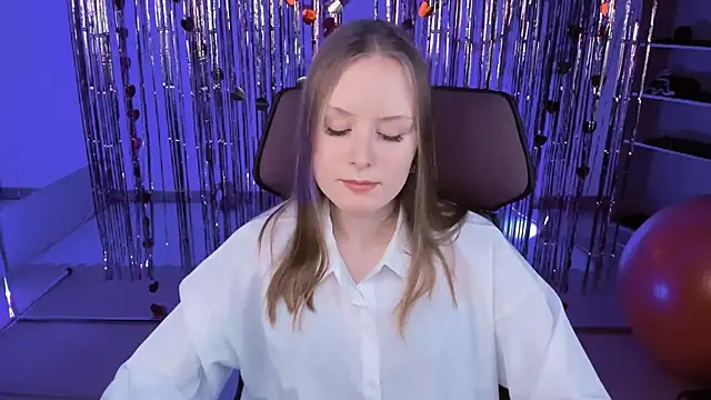 Snapshot of VivienLeeigh chatting on 03/17/25, 04:22 VivienLeeigh online show from 03/17/25, 04:22