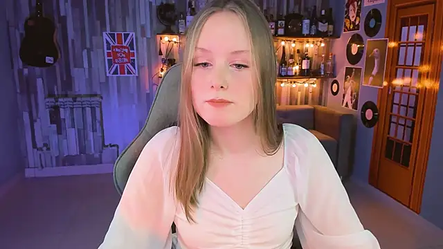 Snapshot of VivienLeeigh chatting on 03/18/25, 07:20 VivienLeeigh online show from 03/18/25, 07:20