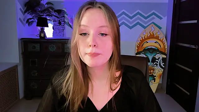 Snapshot of VivienLeeigh chatting on 03/22/25, 09:24 VivienLeeigh online show from 03/22/25, 09:24