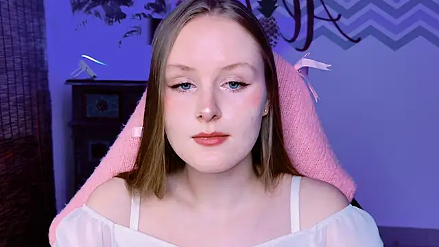 Snapshot of VivienLeeigh chatting on 10/05/25, 01:31 VivienLeeigh online show from 10/05/25, 01:31