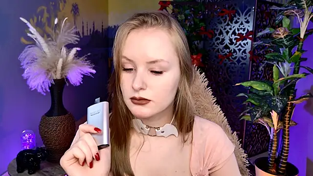 VivienLeeigh online show from 02/18/26, 09:05