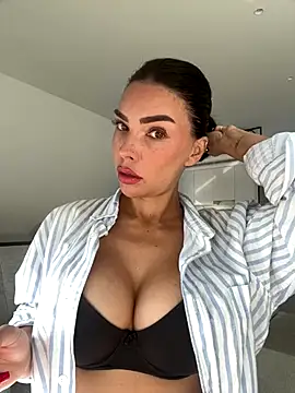 krissiswrld- online show from 11/23/25, 11:54