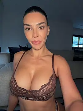 krissiswrld- online show from 03/07/26, 03:42