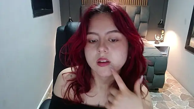 Snapshot of crimson_tati_ chatting on 12/07/24, 03:25 crimson tati online show from 12/07/24, 03:25