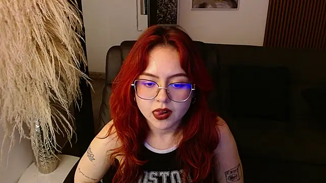 Snapshot of crimson_tati_ chatting on 12/10/24, 08:51 crimson tati online show from 12/10/24, 08:51