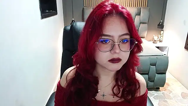 Snapshot of crimson_tati_ chatting on 12/27/24, 05:09 crimson tati online show from 12/27/24, 05:09