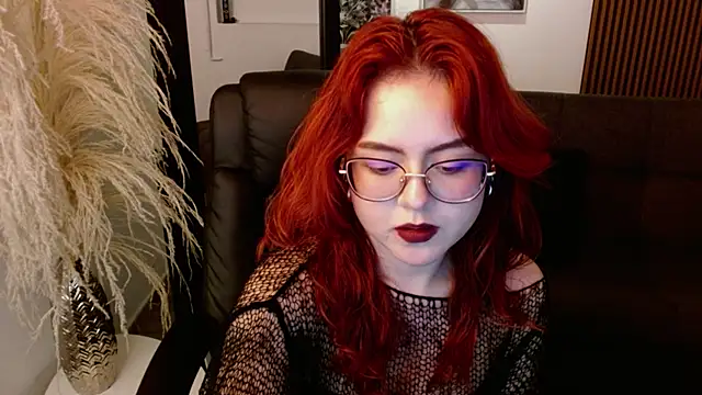 Snapshot of crimson_tati_ chatting on 01/09/25, 09:27 crimson tati online show from 01/09/25, 09:27