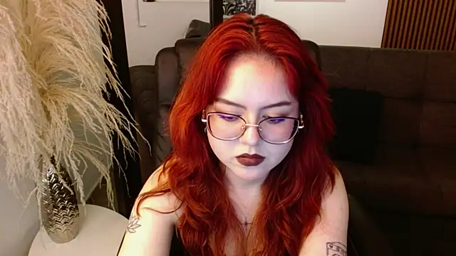 Snapshot of crimson_tati_ chatting on 01/10/25, 07:46 crimson tati online show from 01/10/25, 07:46