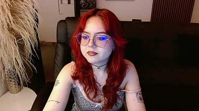 Snapshot of crimson_tati_ chatting on 02/08/25, 05:08 crimson tati online show from 02/08/25, 05:08