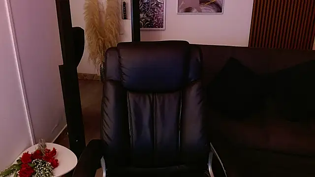 Snapshot of crimson_tati_ chatting on 03/02/25, 04:07 crimson tati online show from 03/02/25, 04:07