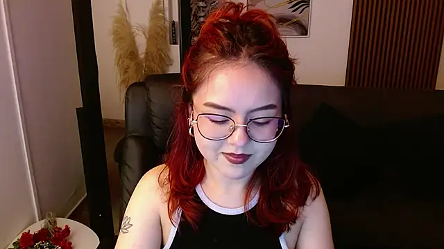 Snapshot of crimson_tati_ chatting on 03/02/25, 07:10 crimson tati online show from 03/02/25, 07:10