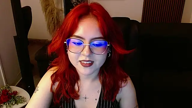 Snapshot of crimson_tati_ chatting on 03/14/25, 07:37 crimson tati online show from 03/14/25, 07:37