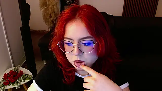 Snapshot of crimson_tati_ chatting on 03/18/25, 04:04 crimson tati online show from 03/18/25, 04:04