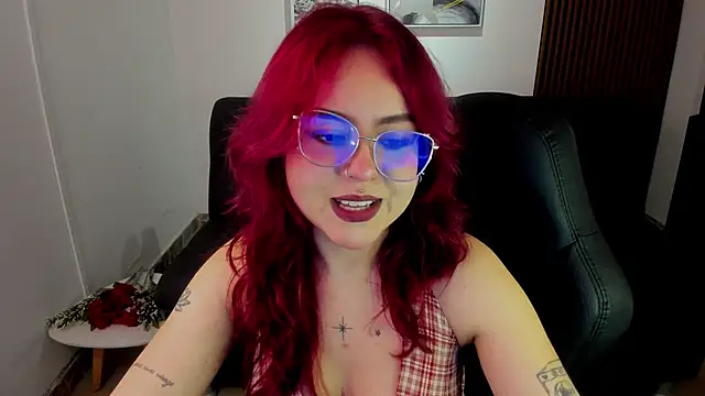 Snapshot of crimson_tati_ chatting on 09/09/25, 04:56 crimson tati online show from 09/09/25, 04:56