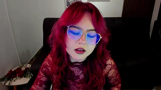 Snapshot of crimson_tati_ chatting on 09/11/25, 04:12 crimson tati online show from 09/11/25, 04:12