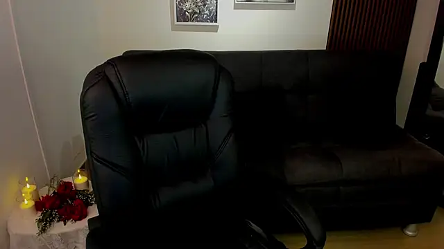 Snapshot of crimson_tati_ chatting on 09/27/25, 03:55 crimson tati online show from 09/27/25, 03:55