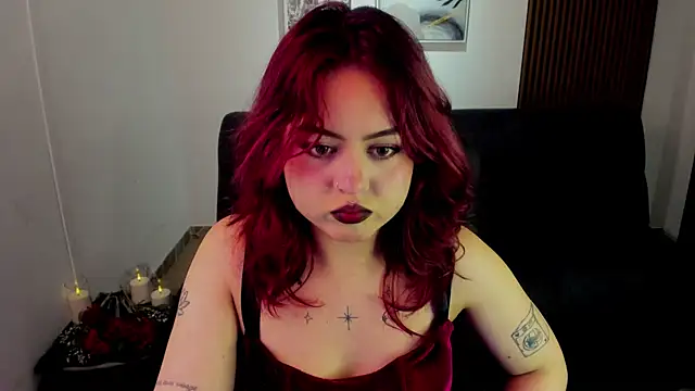 Snapshot of crimson_tati_ chatting on 11/05/25, 03:28 crimson tati online show from 11/05/25, 03:28