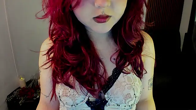 Snapshot of crimson_tati_ chatting on 11/07/25, 04:01 crimson tati online show from 11/07/25, 04:01