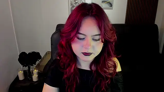 Snapshot of crimson_tati_ chatting on 11/12/25, 03:51 crimson tati online show from 11/12/25, 03:51