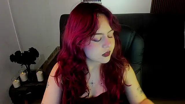 Snapshot of crimson_tati_ chatting on 11/20/25, 03:50 crimson tati online show from 11/20/25, 03:50