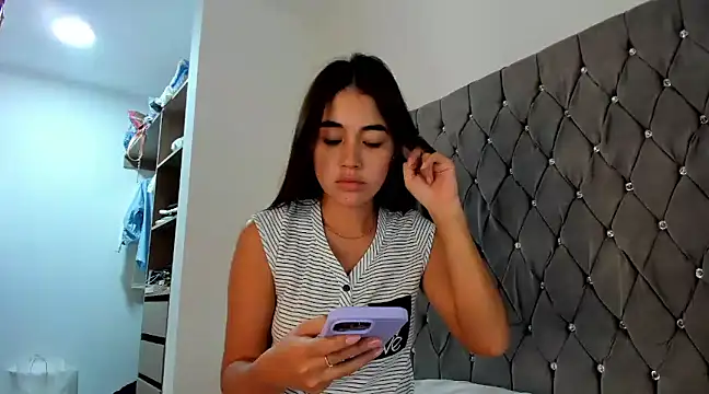 AriaMontgomery online show from 12/19/24, 07:40