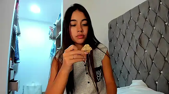 AriaMontgomery online show from 12/20/24, 12:52