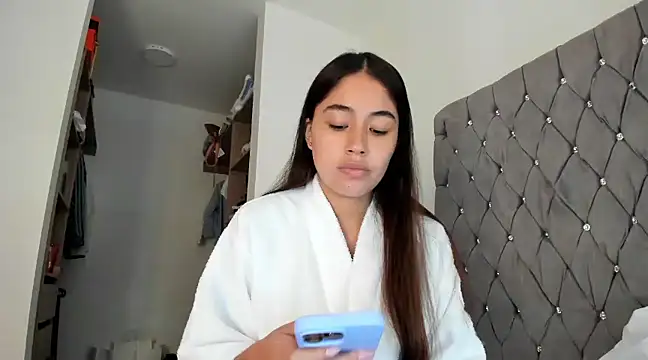 AriaMontgomery online show from 12/20/24, 08:23