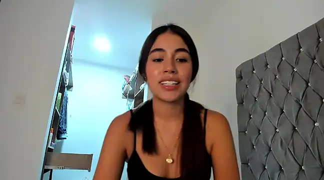 AriaMontgomery online show from 12/20/24, 11:26