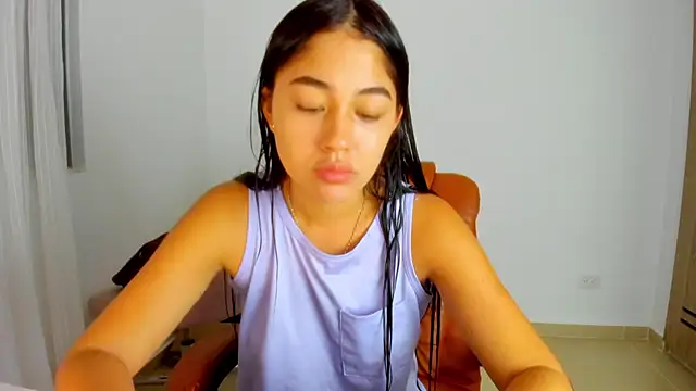 AriaMontgomery online show from 05/04/26, 03:24